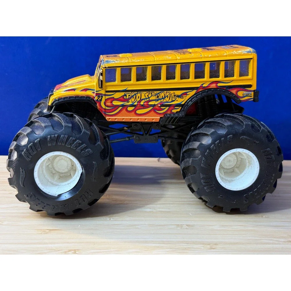 Hot Wheels Monster Truck Too S'cool Yellow School Bus 1:24 Scale Diecast Toy